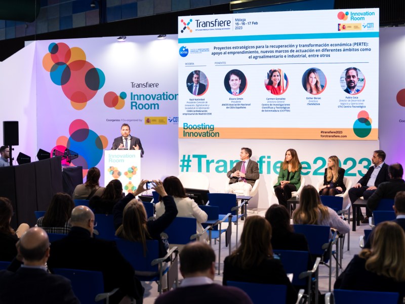 Un panel en Transfiere 2023